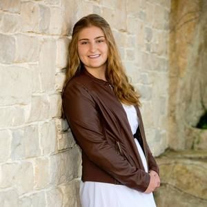 Meet your Posher, Leora